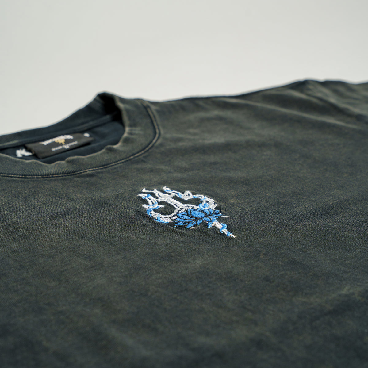 LOTUS TEE